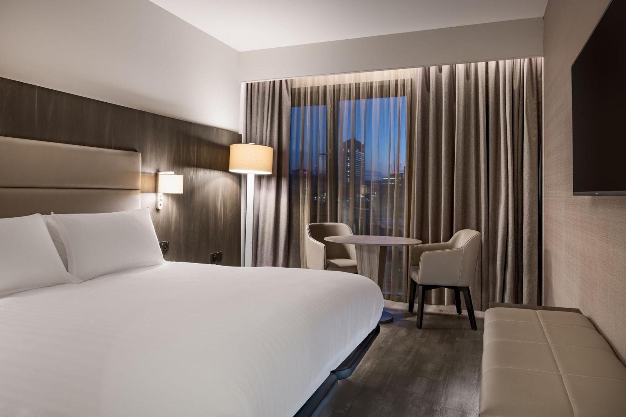 Ac Hotel By Marriott Manchester City Centre Bagian luar foto
