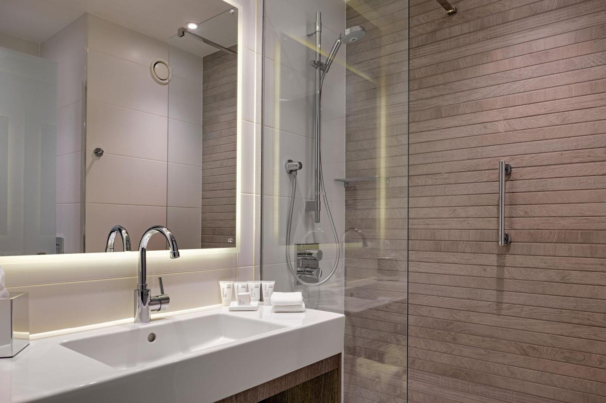 Ac Hotel By Marriott Manchester City Centre Bagian luar foto