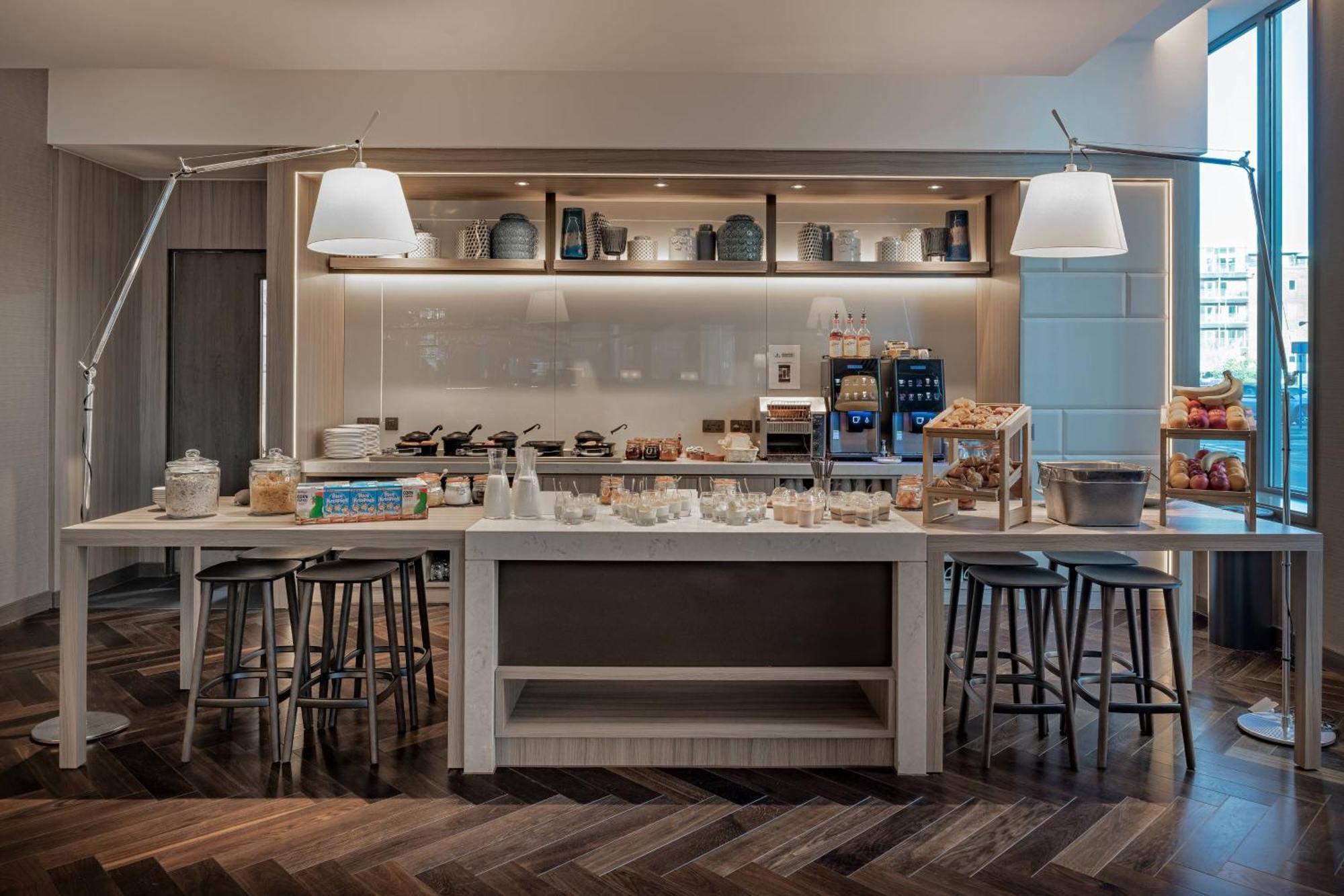 Ac Hotel By Marriott Manchester City Centre Bagian luar foto